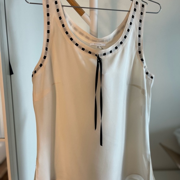 Escada cami. Size 42 (size 10 equiv) - Picture 7 of 7